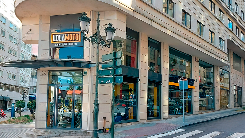 LOLA MOTO - Piaggio / Vespa / Aprilia / Moto Guzzi VIGO