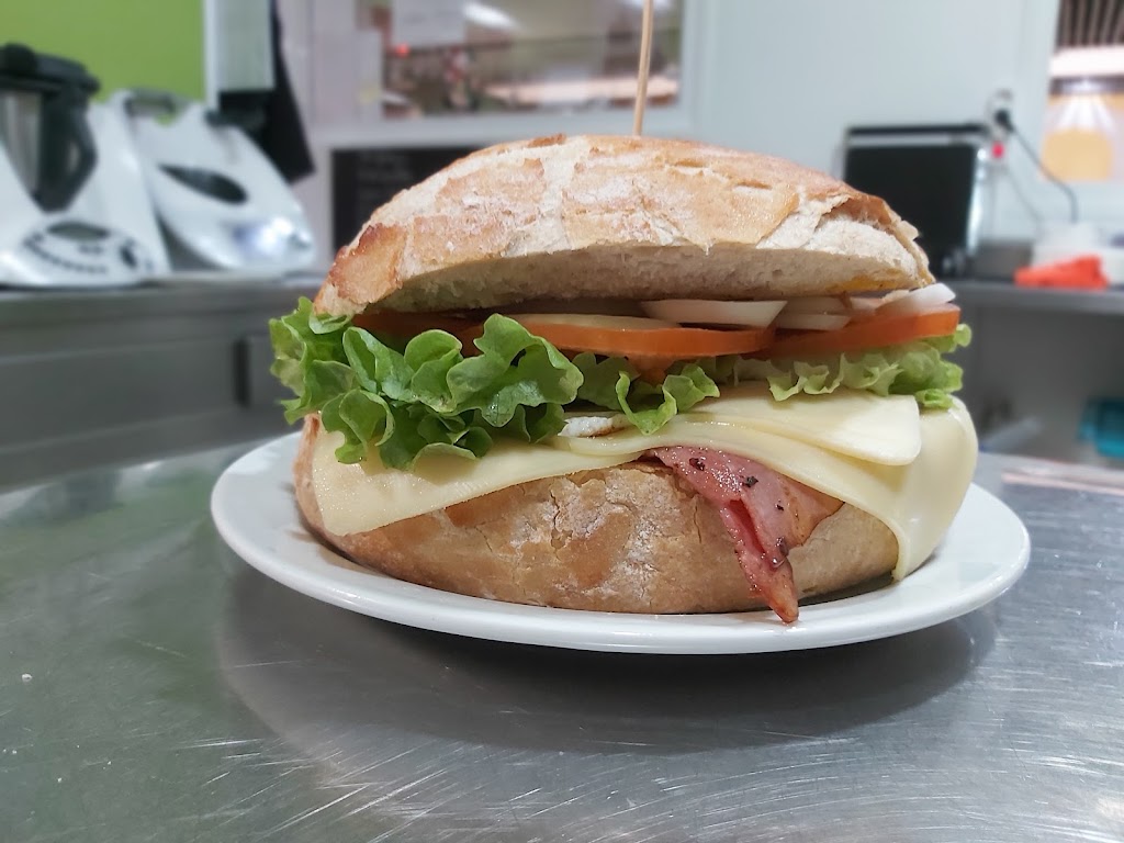 A Terraza do mercado Ribeira — Comida y bebida