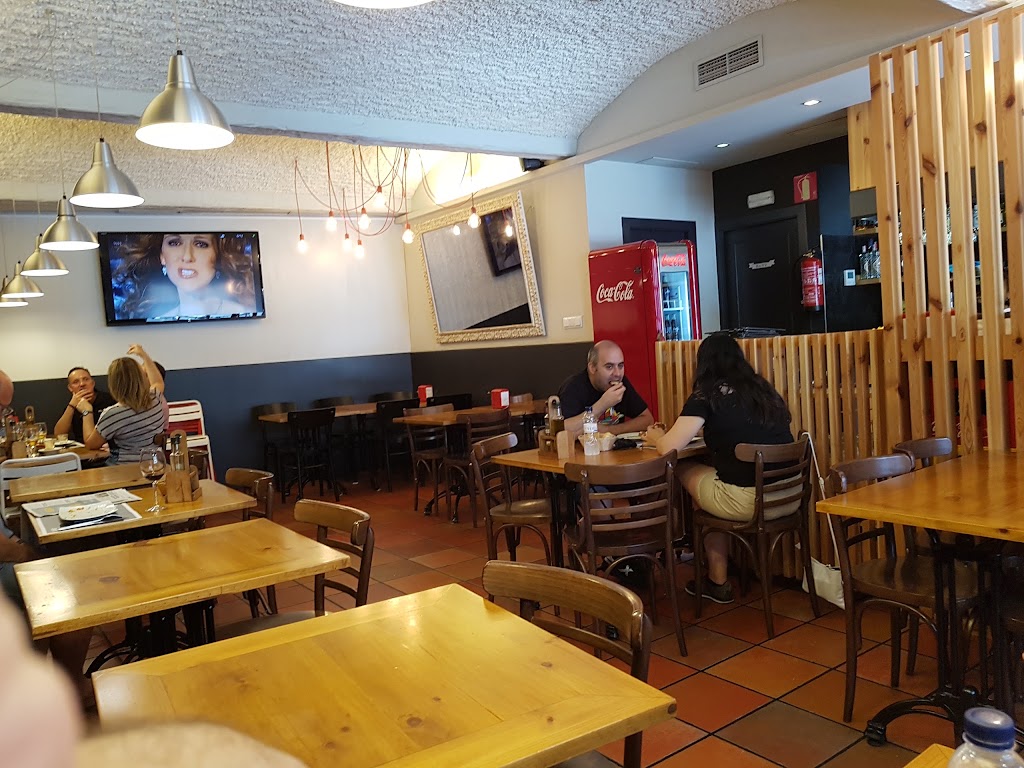 Bavi Bistro — Ambiente