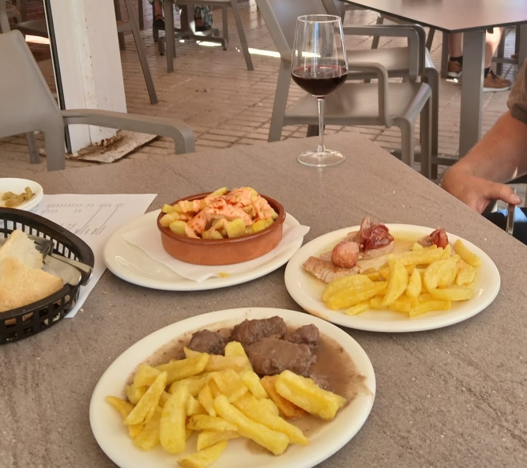 BAR CASA JAVI — Comida y bebida