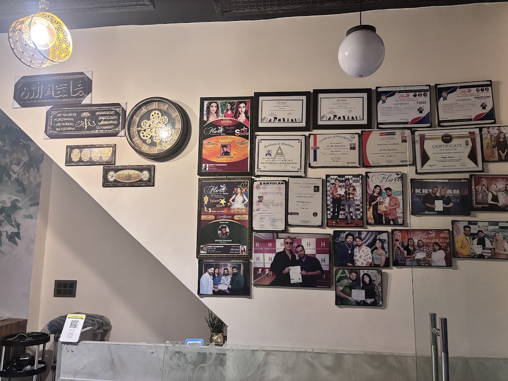 Hinaa Unisex Salon Academy