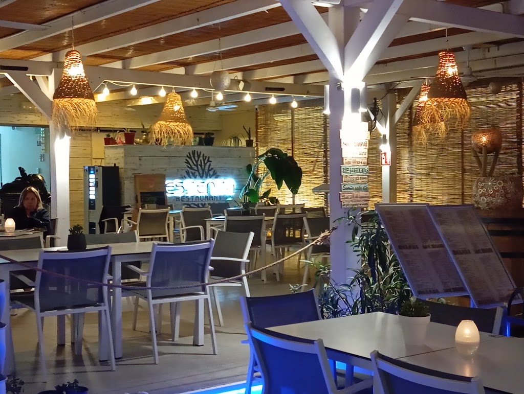 ESSENZA RESTAURANT. — Ambiente