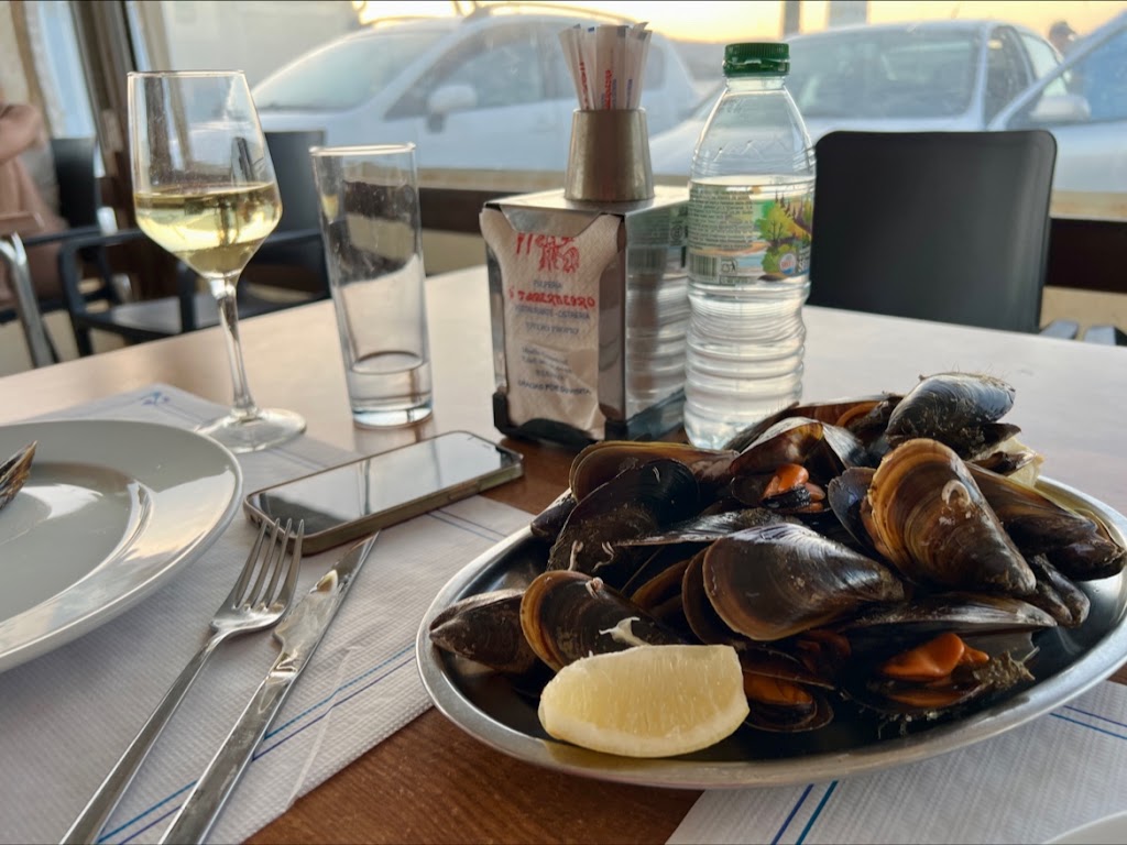 Restaurante O' Taberneiro — Comida y bebida