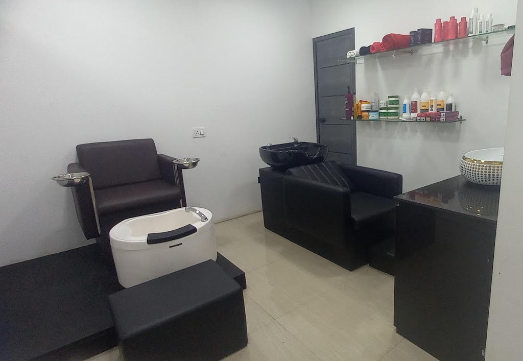 Maya Z Beauty Studio Academy