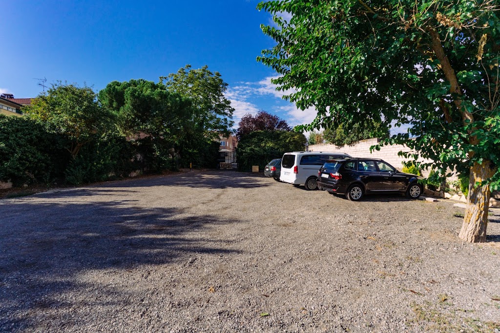 PARKING HOTEL RURAL TIERRAS DEL CID, QUINTA EL RETIRO Y APARTAMENTOS LA PLAZA