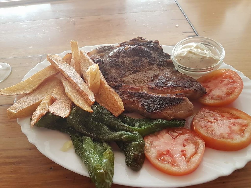 BAR ESPARTALES — Comida y bebida