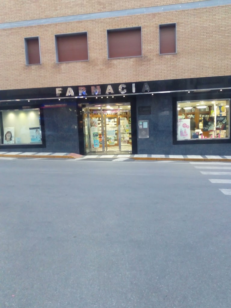Farmacia Isabel Saez y Antonio Canabate