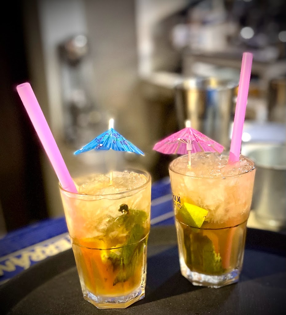 Harvey pub — Comida y bebida