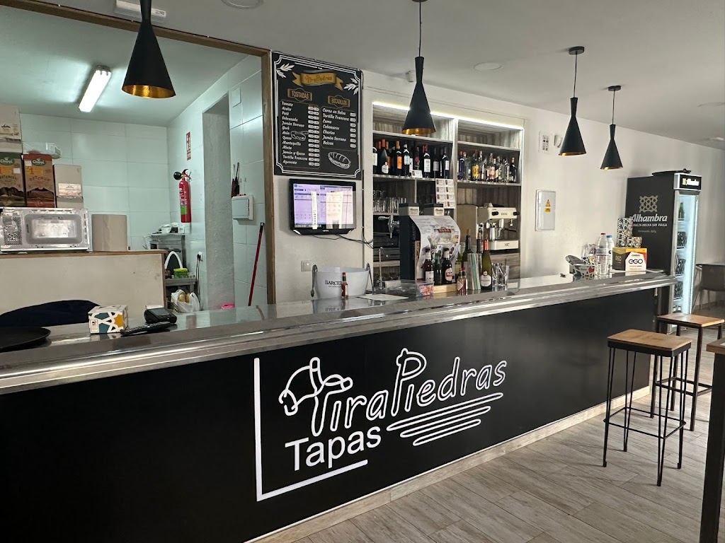 Bar tirapiedras — Ambiente