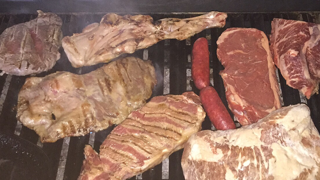 Bar Los Morenos — Comida y bebida
