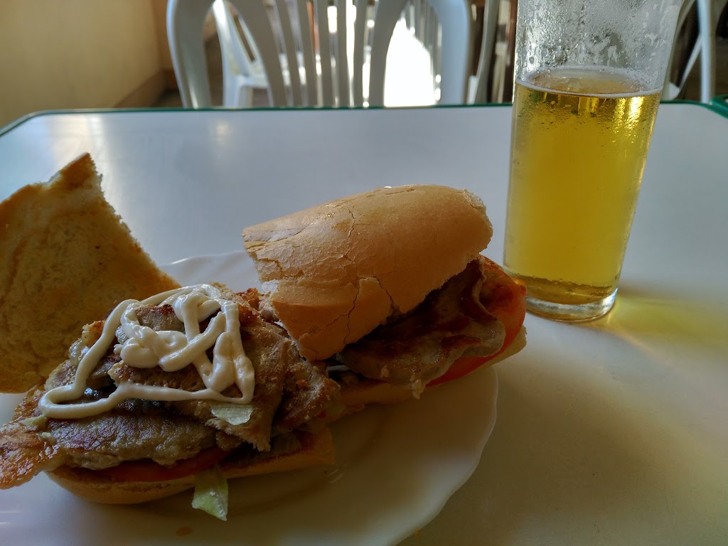 Venta Raul — Comida y bebida