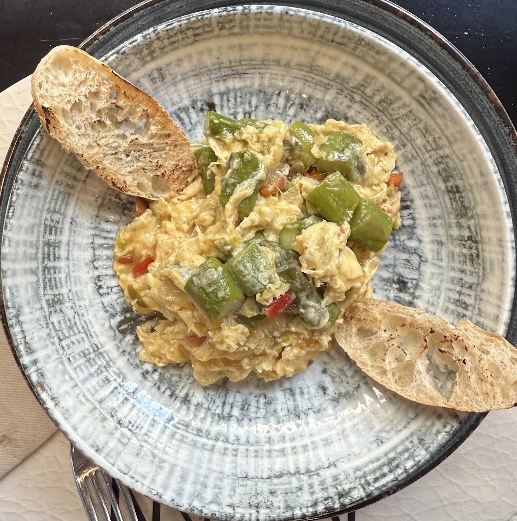 Restaurante Milan Calafell — Comida y bebida