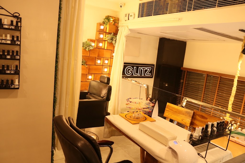 Glitz Salon Sapphire 83