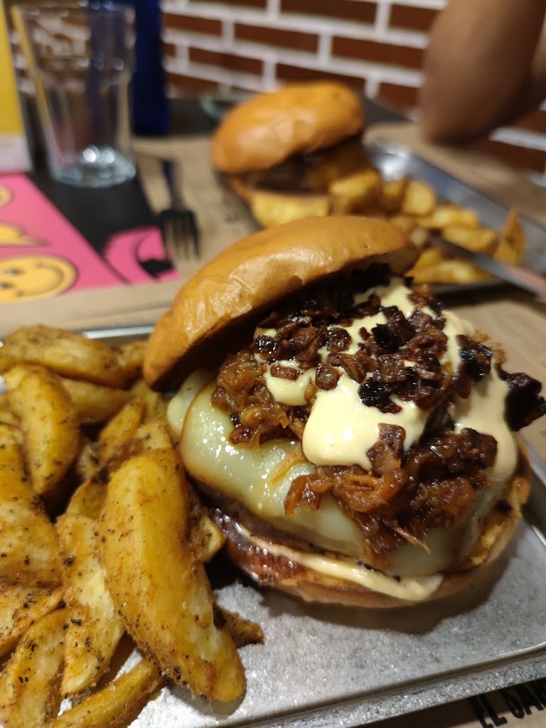 Old School by Arde Lucus — Hamburguesa