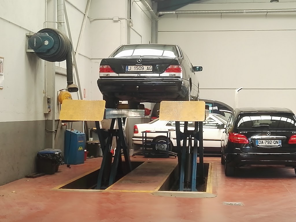 Talleres Grial - Mercedes - Benz — Taller