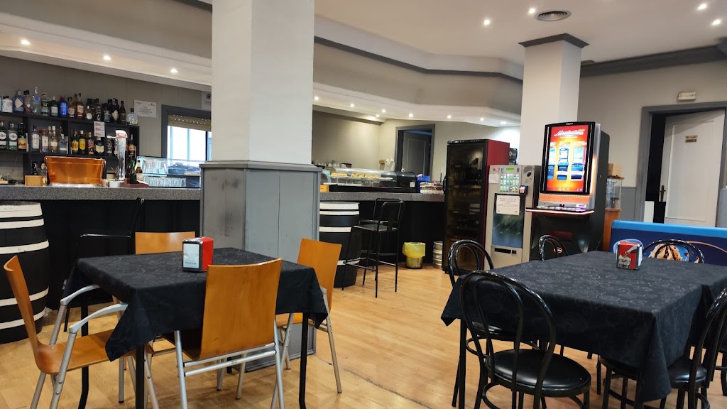Restaurante Puente De Zardain — Ambiente