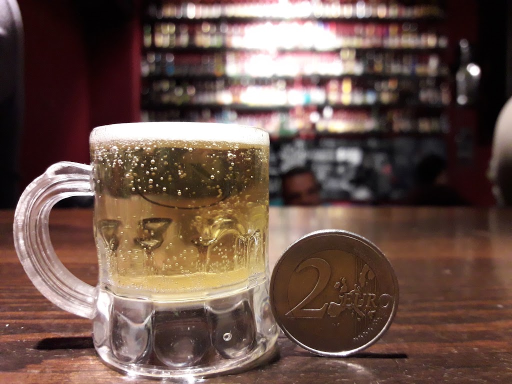 Cerveseria Venecia — Comida y bebida