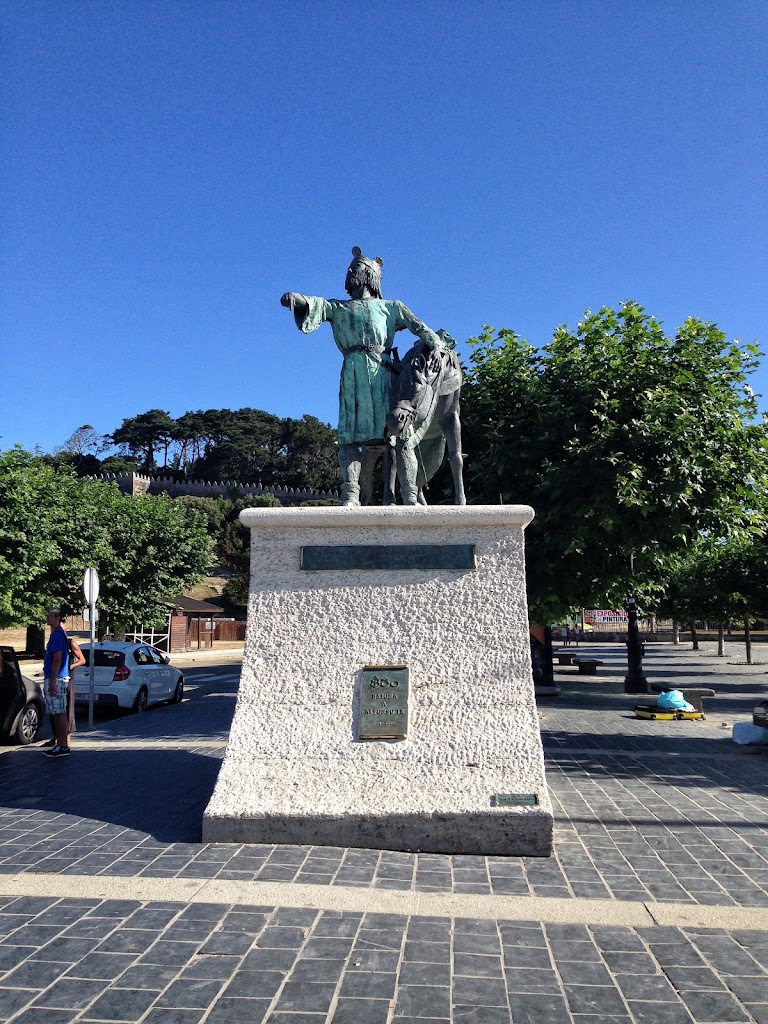 Monumento a Alfonso VIII de Galicia y Leon