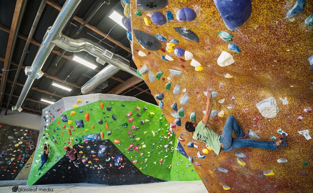  Hangar 18 Indoor Climbing Gym - Mission Viejo