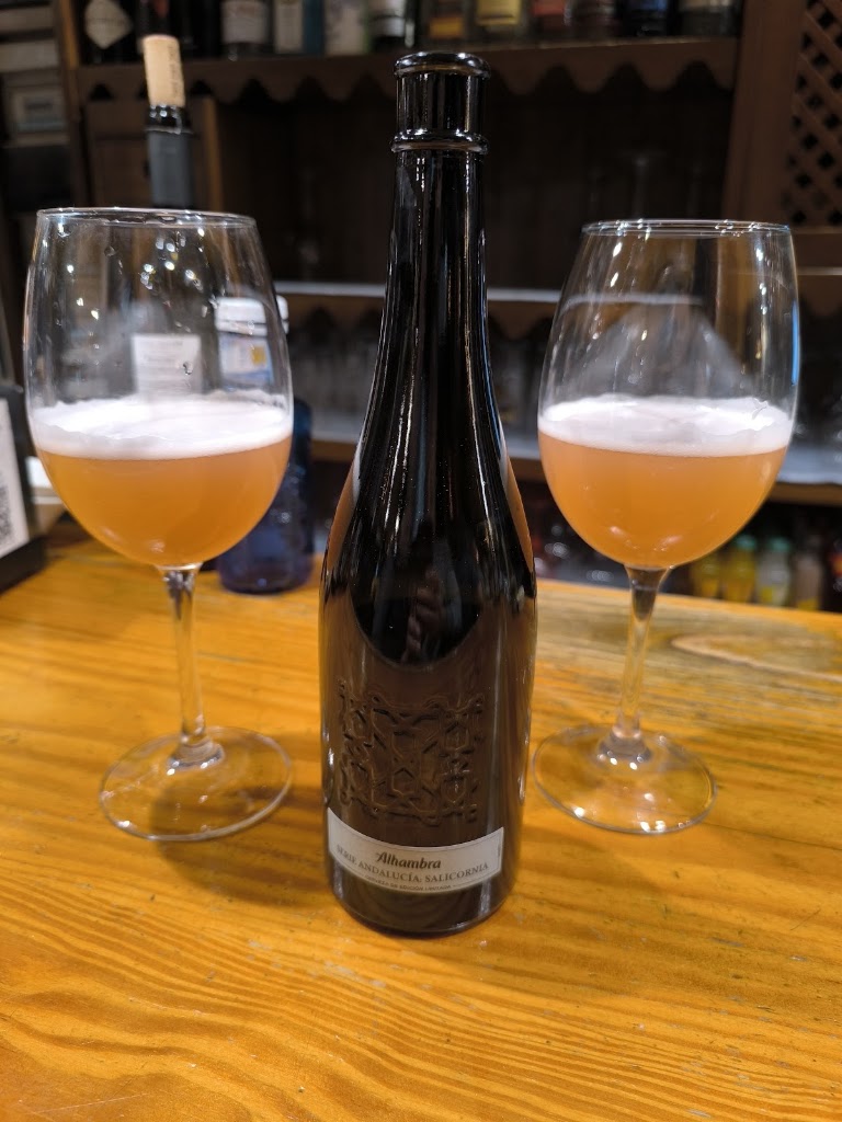 Cerveceria La Fakultad I — Comida y bebida