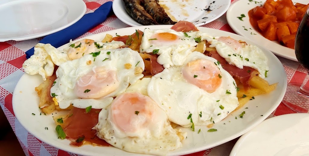 Cafeteria El Arbol — Comida y bebida