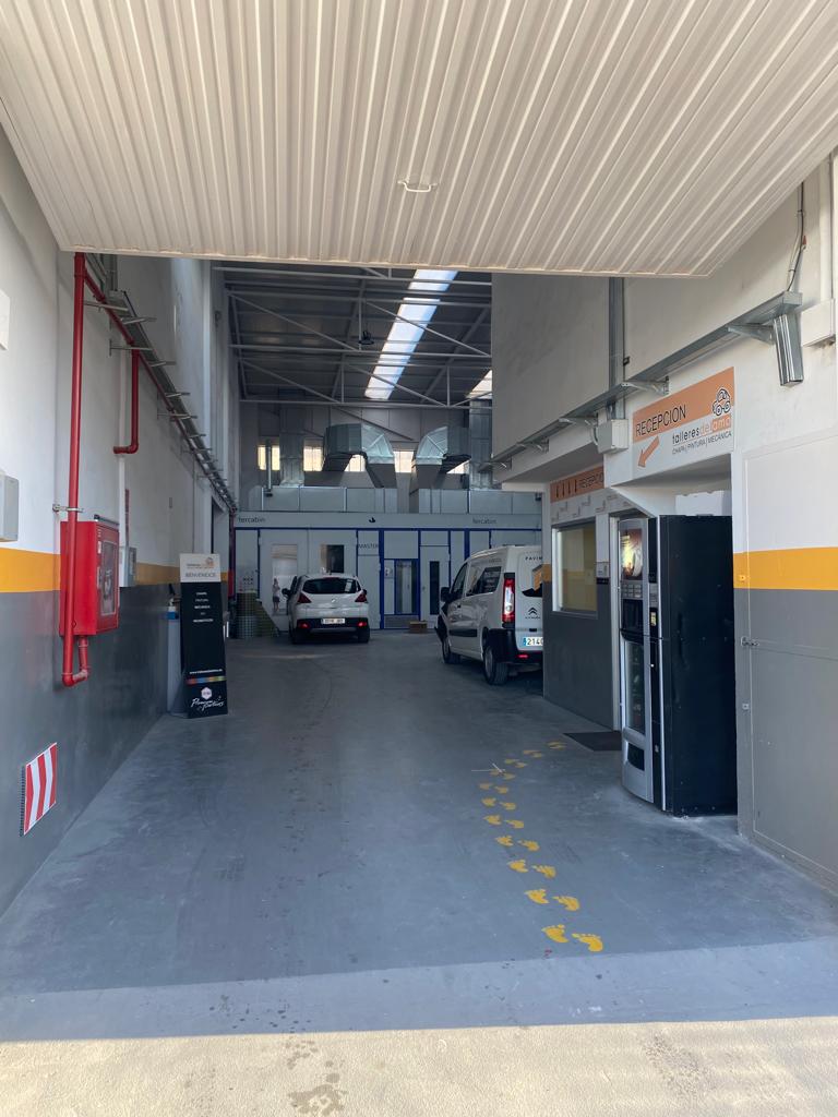 Taller Chapa y Pintura en Elche - Talleres del Amo — Del propietario