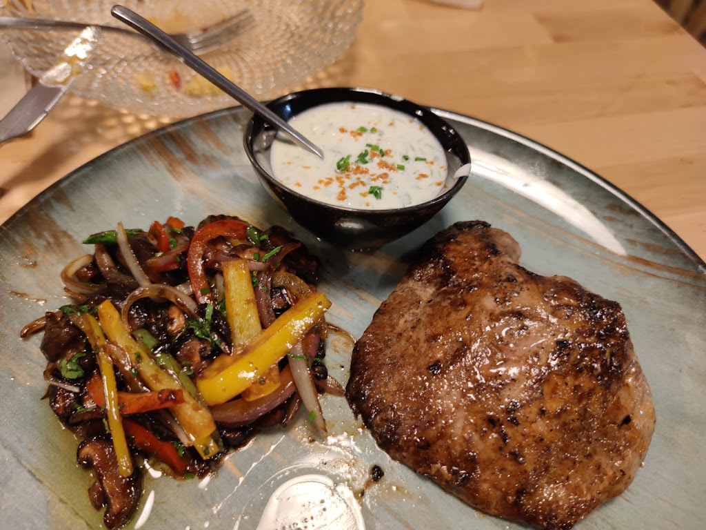 Restaurante GASTROGON — Comida y bebida