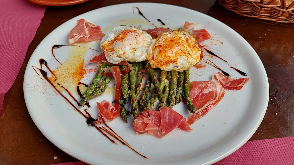 Casa Geno — Comida y bebida