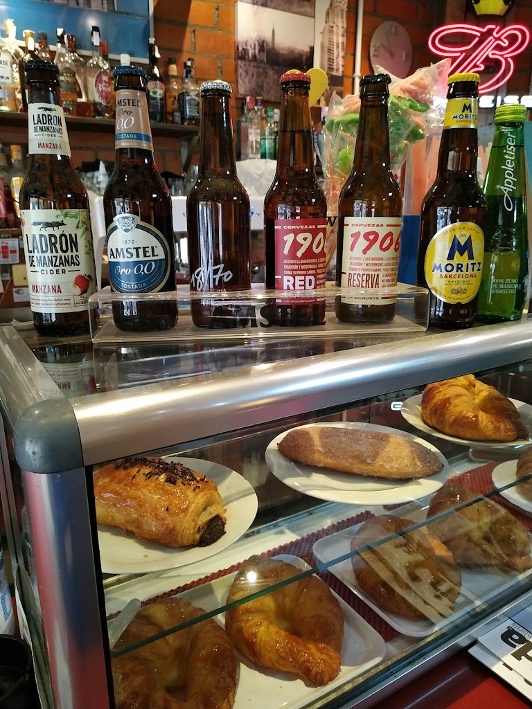 Cafeteria Manhattan — Comida y bebida