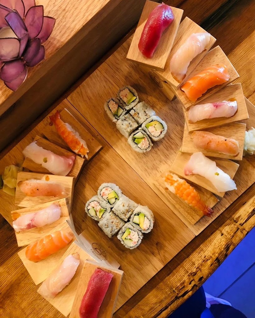 Akeno Sushi Bar and Thai Alexandria