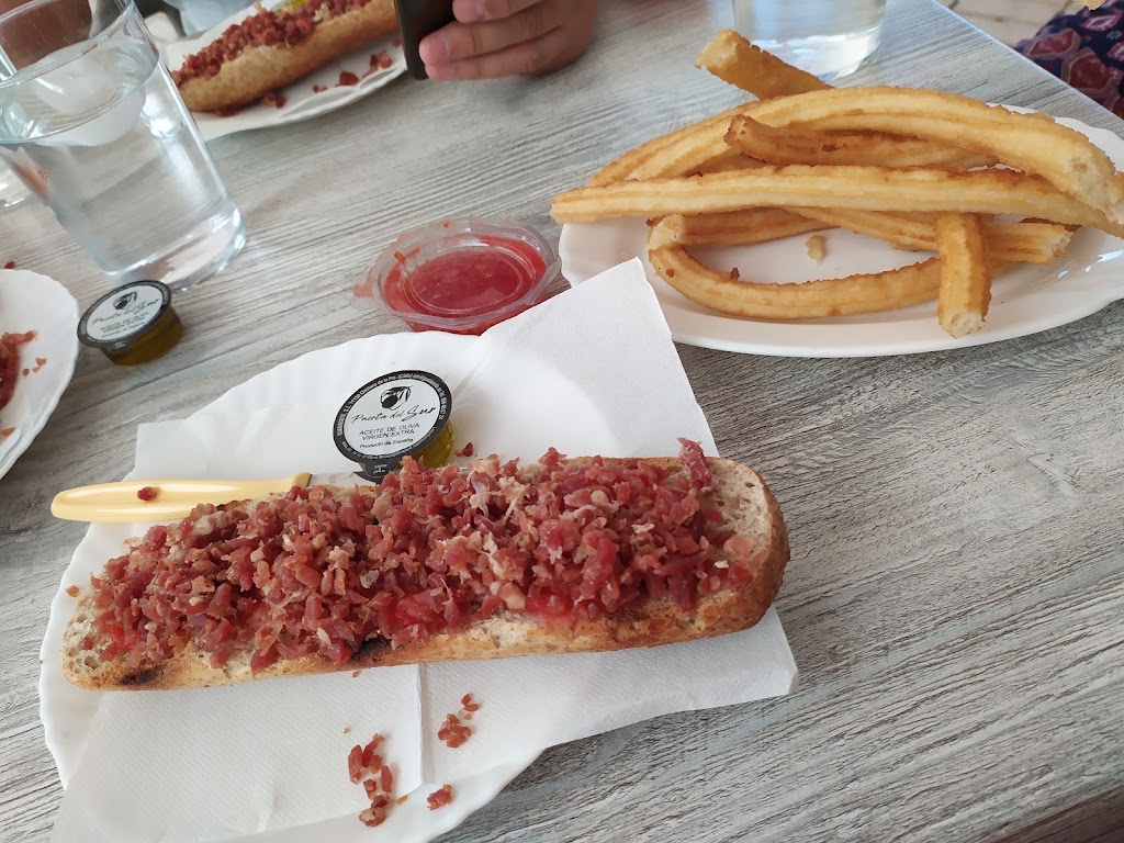 Bar Cafeteria El Nino de Oro — Comida y bebida