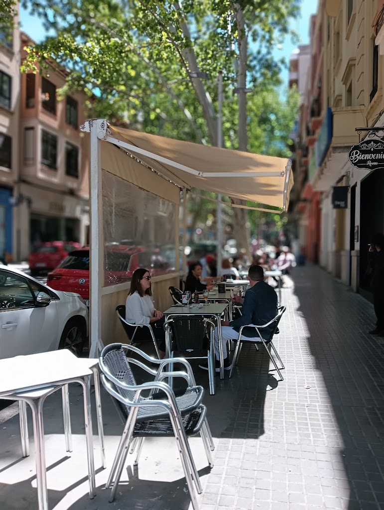 Bar restaurante La Parada — Ambiente