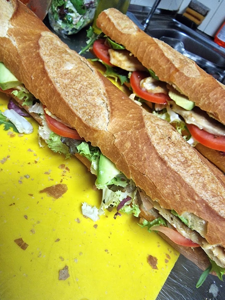 Charliss Cafe — Del propietario