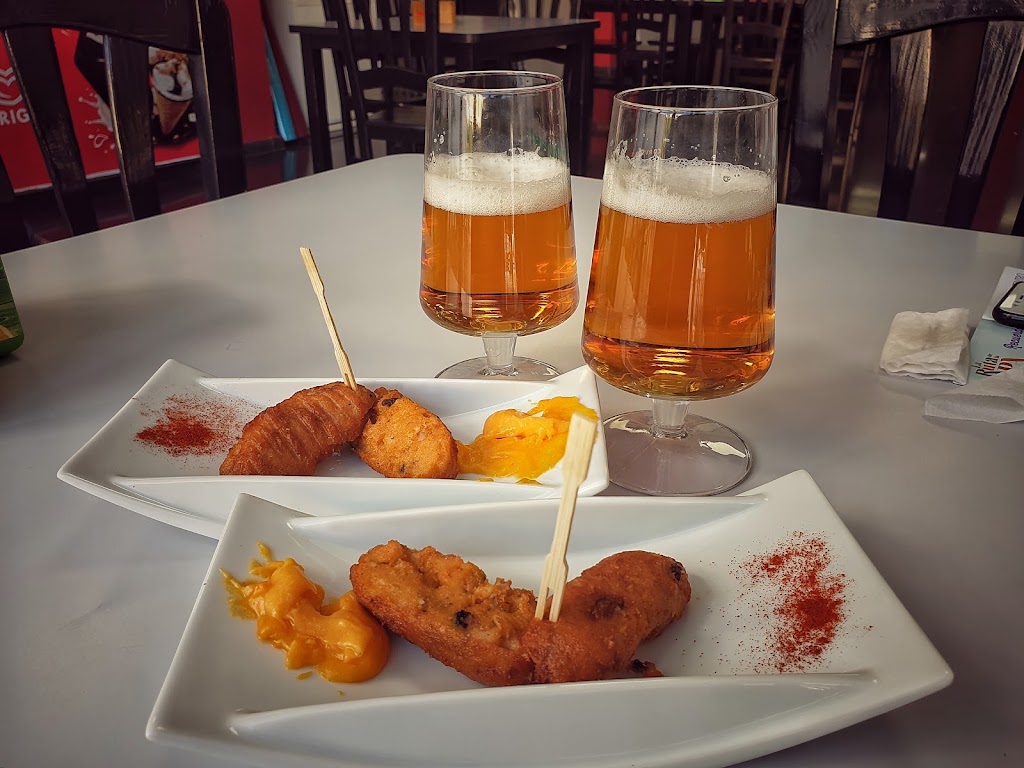 Cafeteria El Centro Benetusser — Comida y bebida