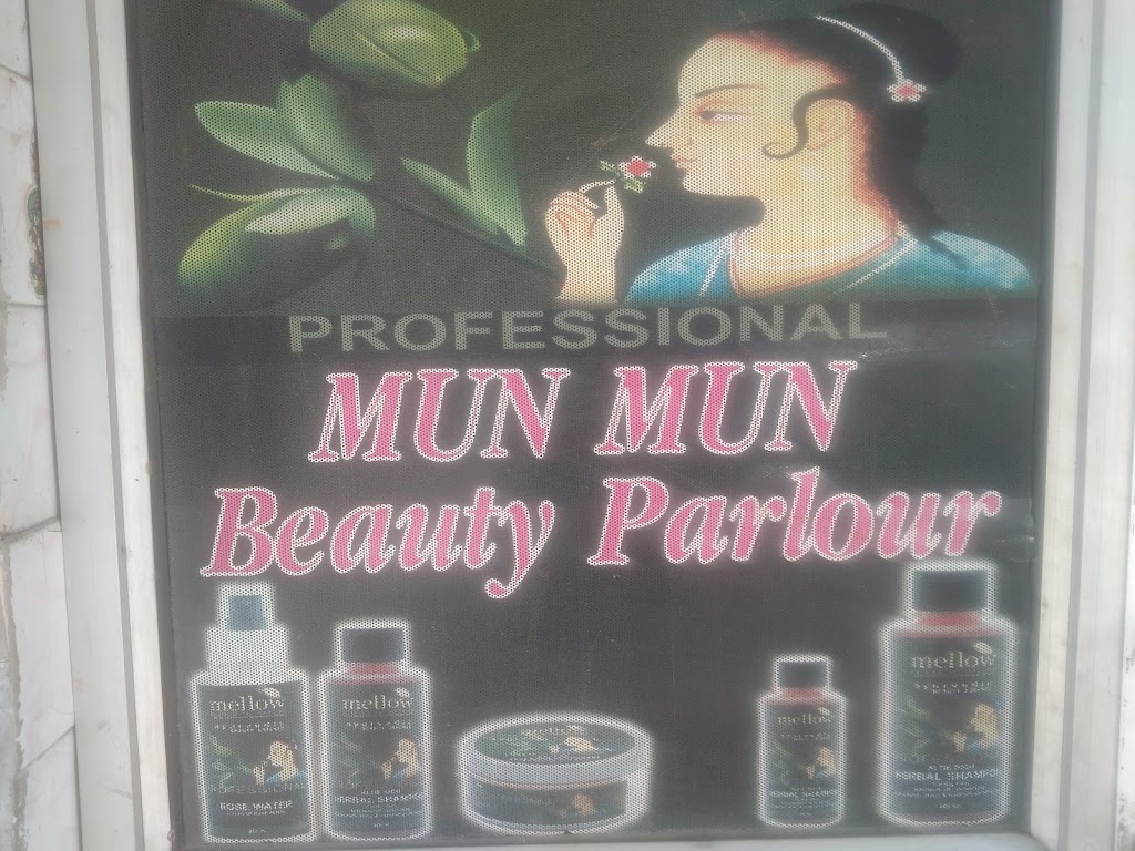 Munmun Beauty Parlour Home Service Is Available For Ladies Only In West Delhi