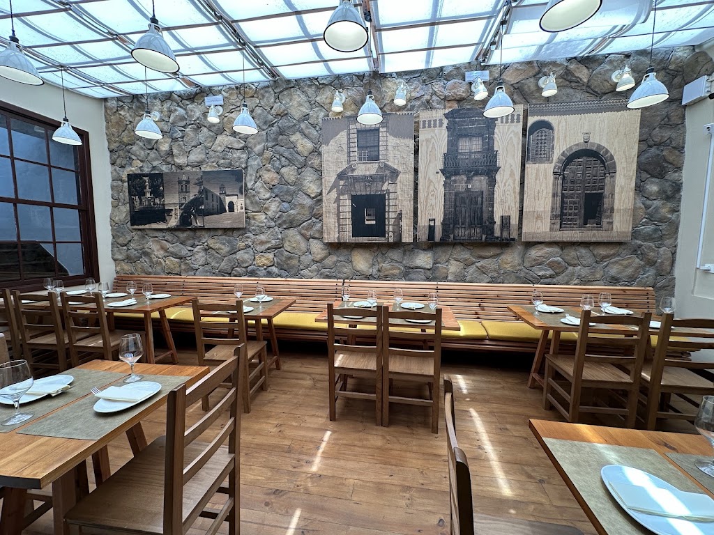 El Meson De La Laguna — Ambiente