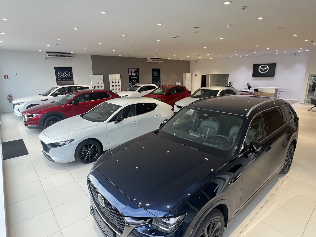 Tempul Motor Mazda Algeciras — Interior