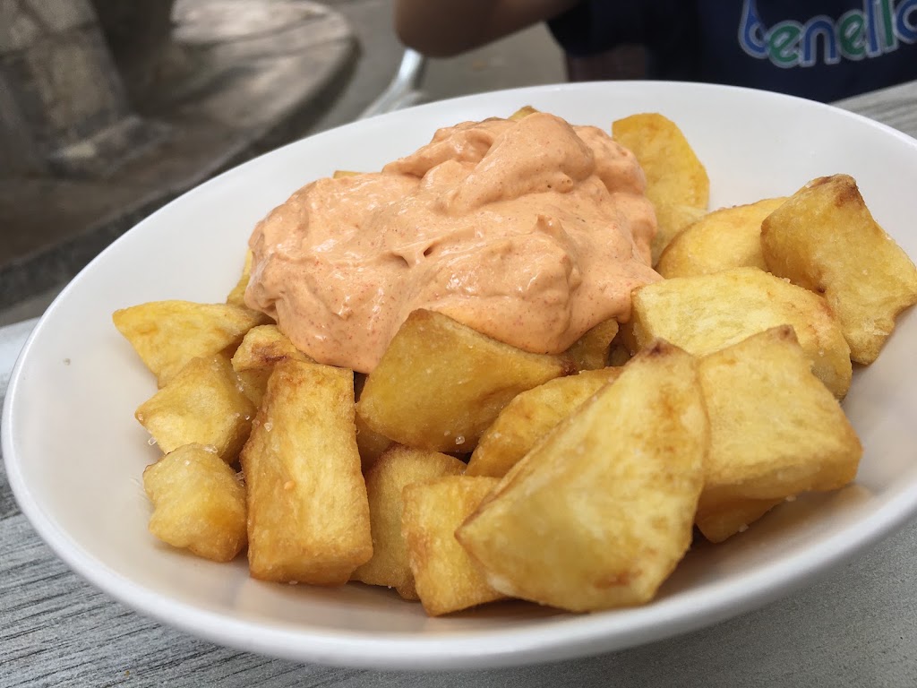 Celler Taverna Sant Joan — Patatas bravas
