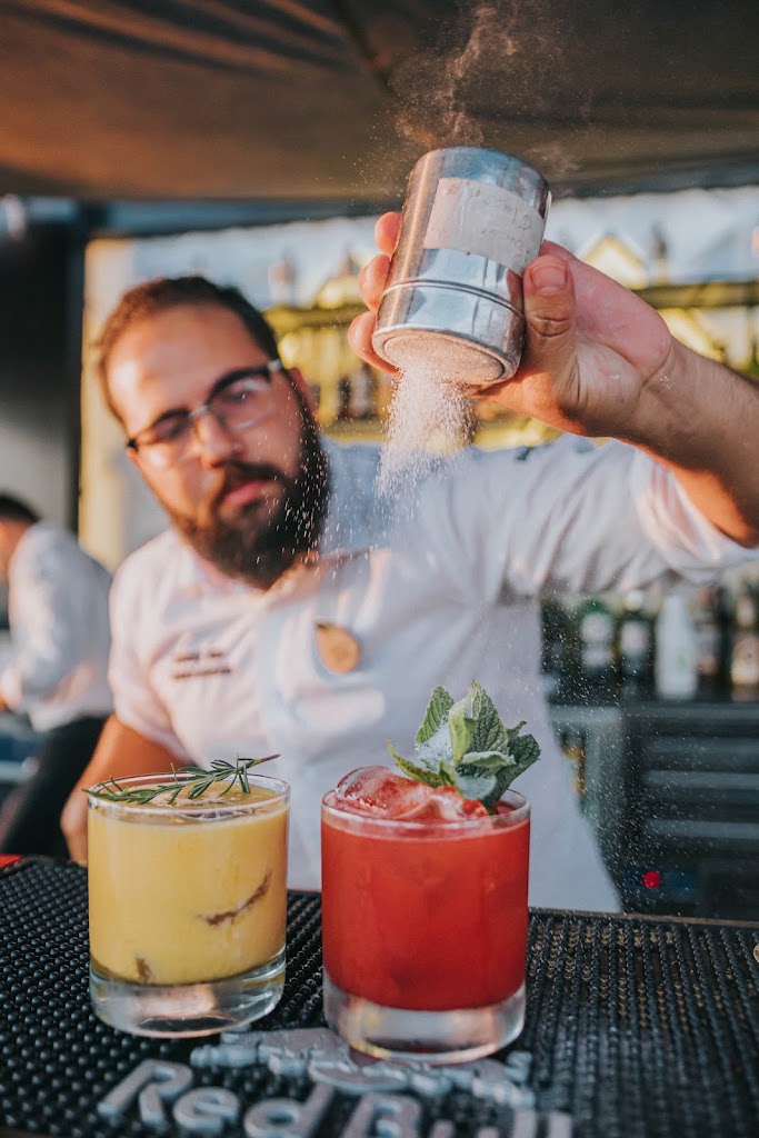 The Sixteenth — Comida y bebida