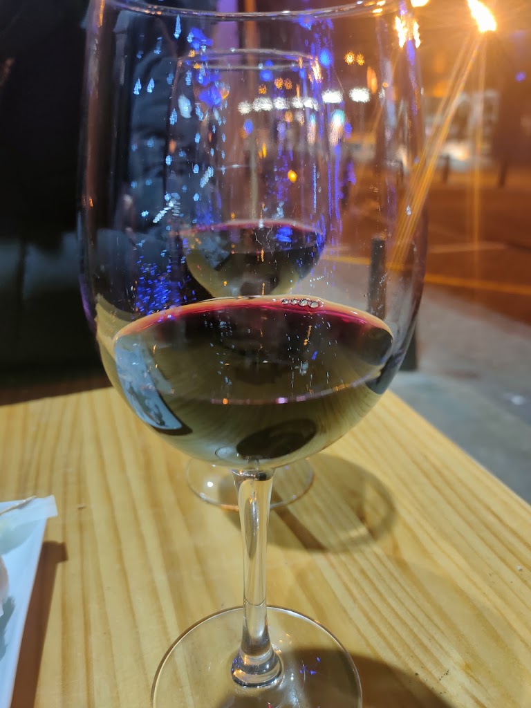 Vinoteca Torre de la Vega — Comida y bebida