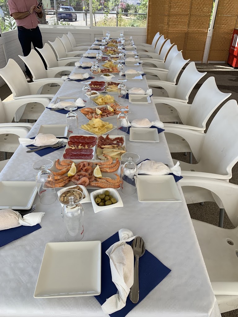 Cafe Bar La Gineta — Comida y bebida