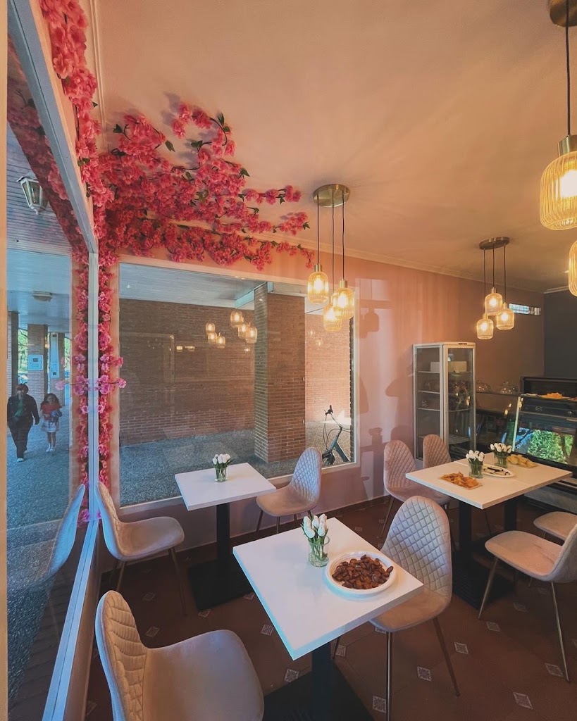 Cafe con Flores — Ambiente
