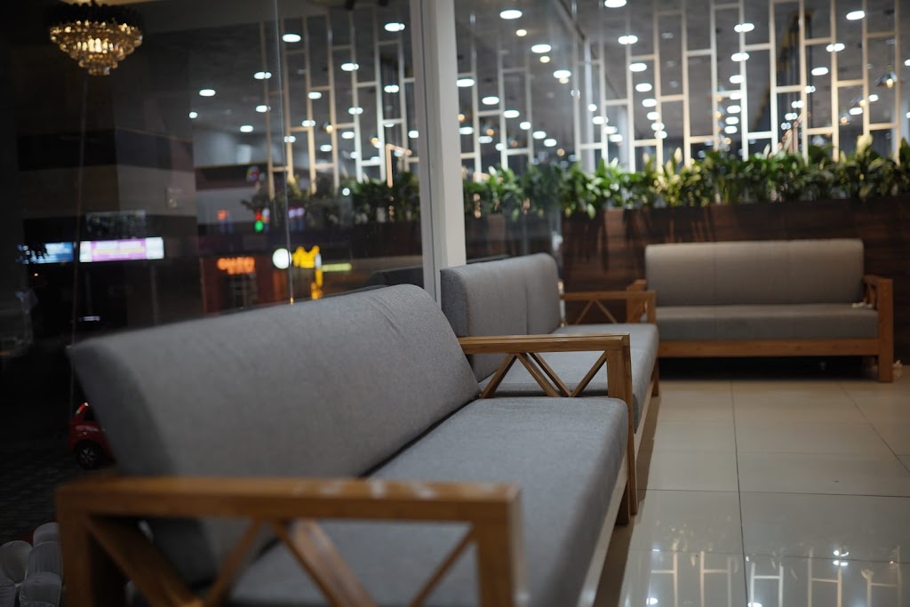 Harris Loera Unisex Salon Chalakkudi