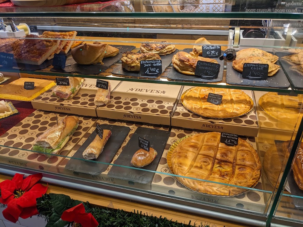Panaderia A Devesa S.L. Marin — Pastel
