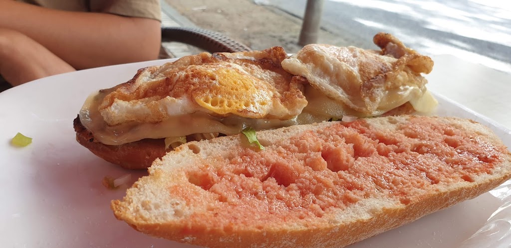Rincon de Cabra — Comida y bebida
