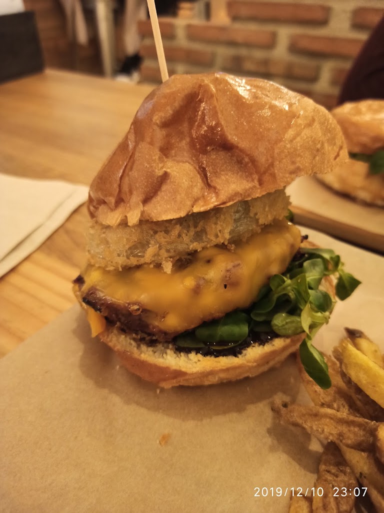 La Calle Burger Fuengirola — Comida y bebida