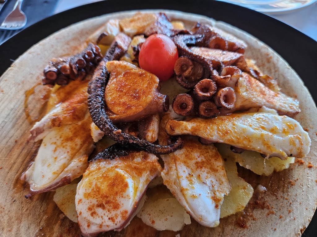 Bar Restaurante Centrum — Comida y bebida