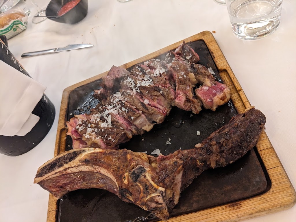 Restaurante 11 Aldeanos — Comida y bebida