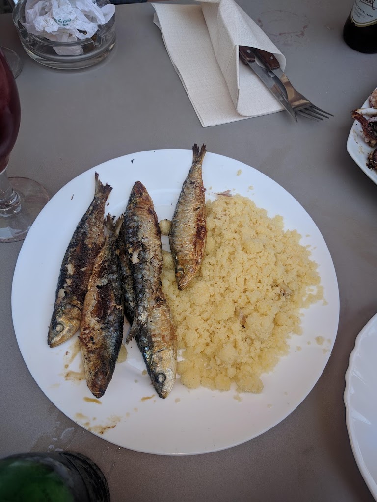 Meson El Descanso — Comida y bebida
