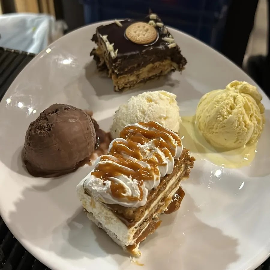 El Amarre — Comida y bebida